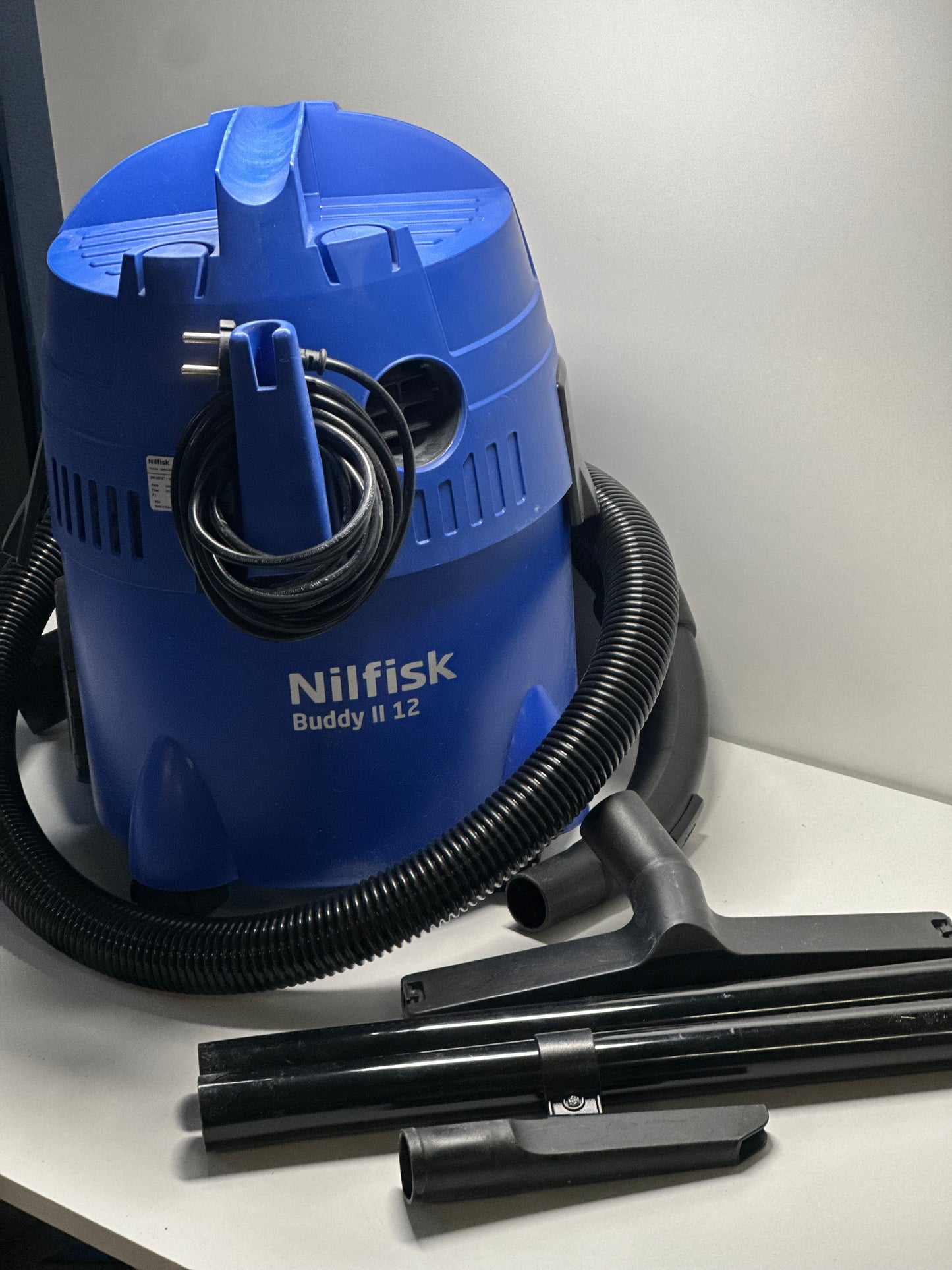 Nilfisk Buddy II 12 EU Nass-/Trockensauger, 12 Liter, 1200 W