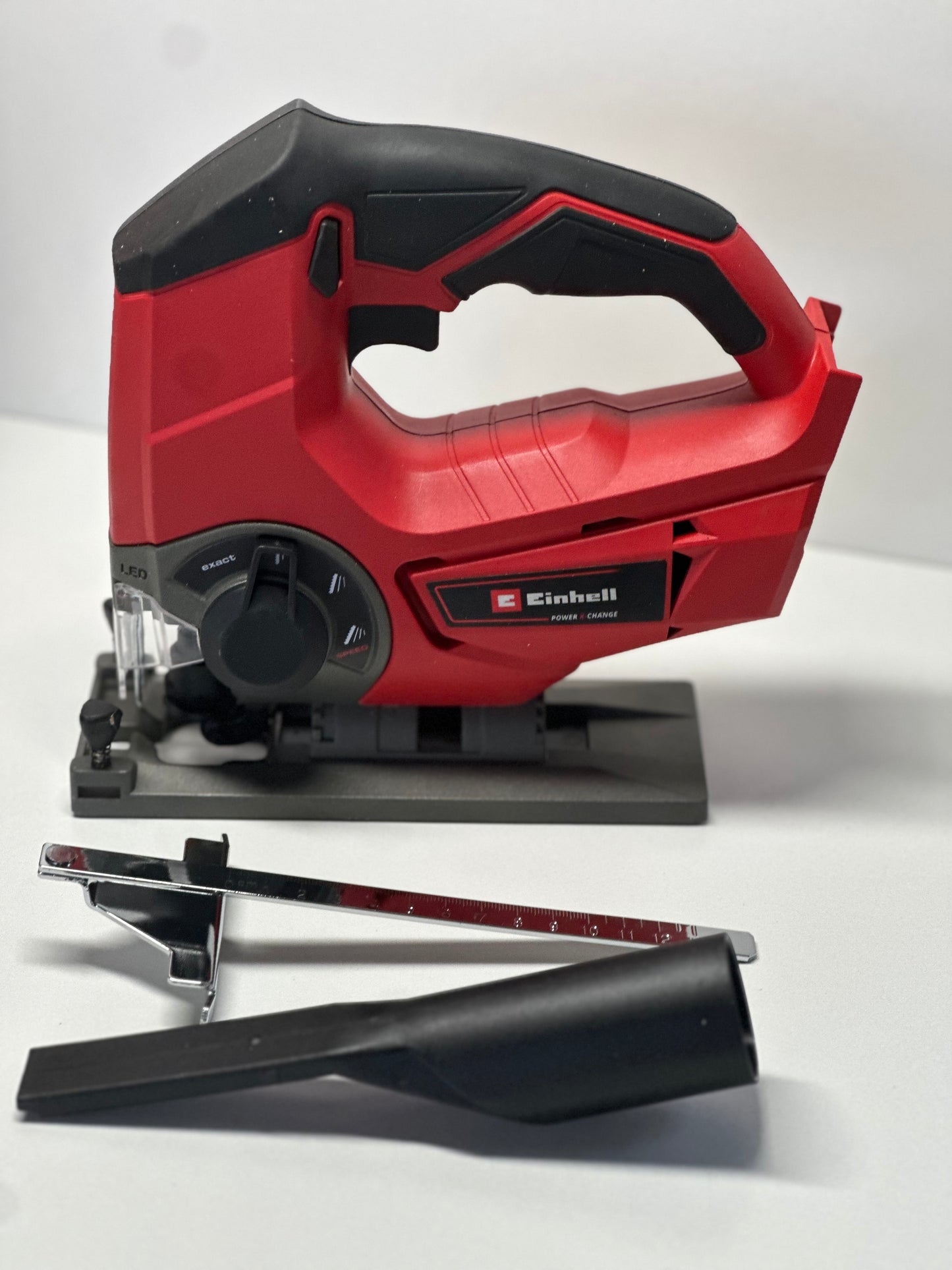 Einhell Akku-Stichsäge TE-JS 18/80 Li-Solo Power X-Change (18 V, max. 80 mm Schnitttiefe, 4-Stufen Pendelhub, Absaugadapter, Parallelanschlag, LED-Licht, ohne Akku)