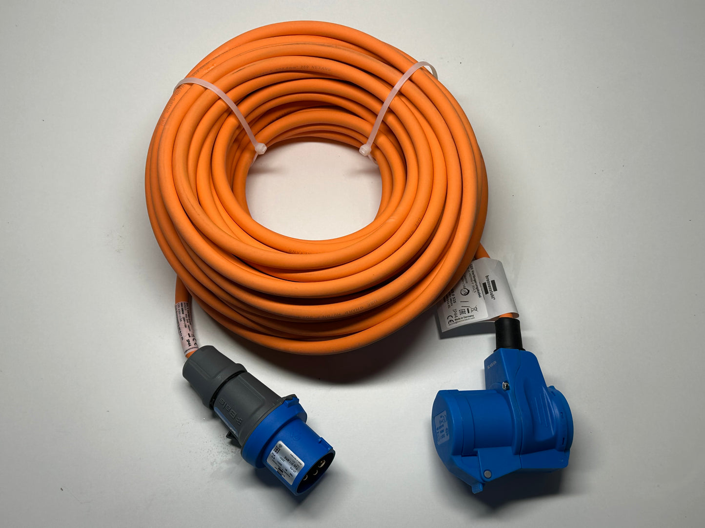 Brennenstuhl Camping CEE-Verlängerungskabel mit CEE-Stecker und Winkelkupplung inkl. Schutzkontakt-Kombisteckdose 25m