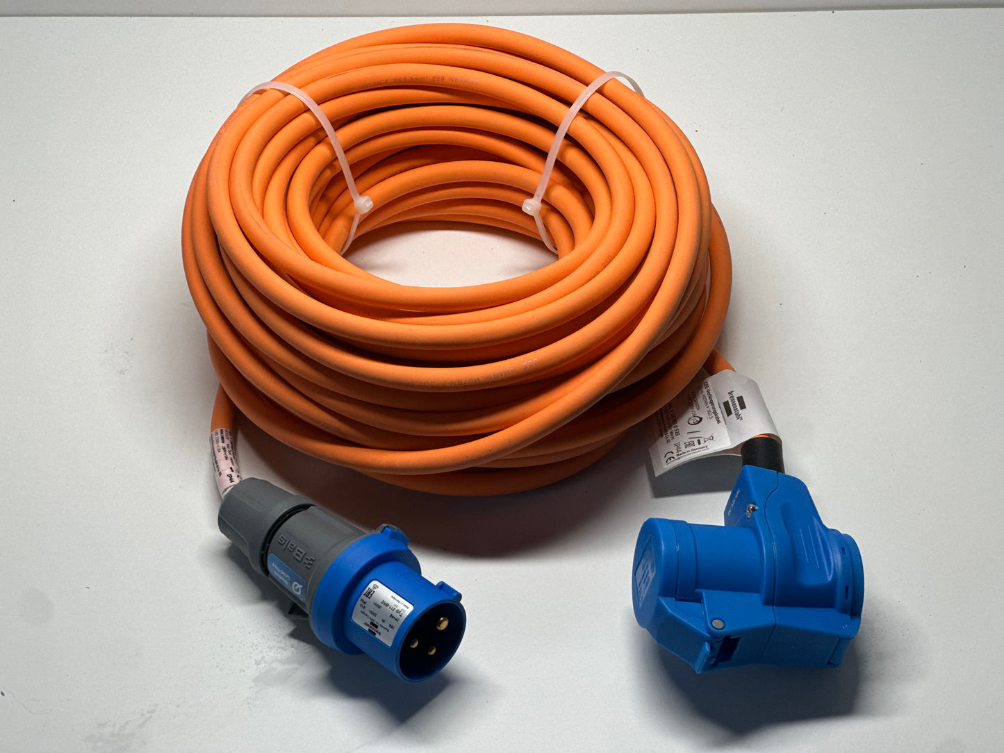 Brennenstuhl Camping CEE-Verlängerungskabel mit CEE-Stecker und Winkelkupplung inkl. Schutzkontakt-Kombisteckdose 25m