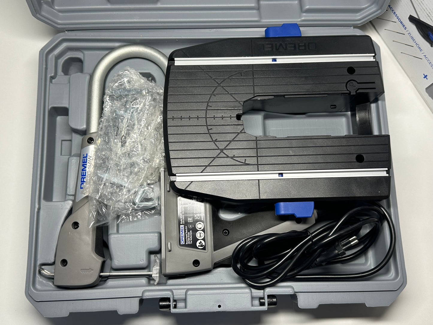 Dremel MS20 Moto-Saw Dekupiersäge, kompakte 2-in-1-Tischkreissäge (70 W)