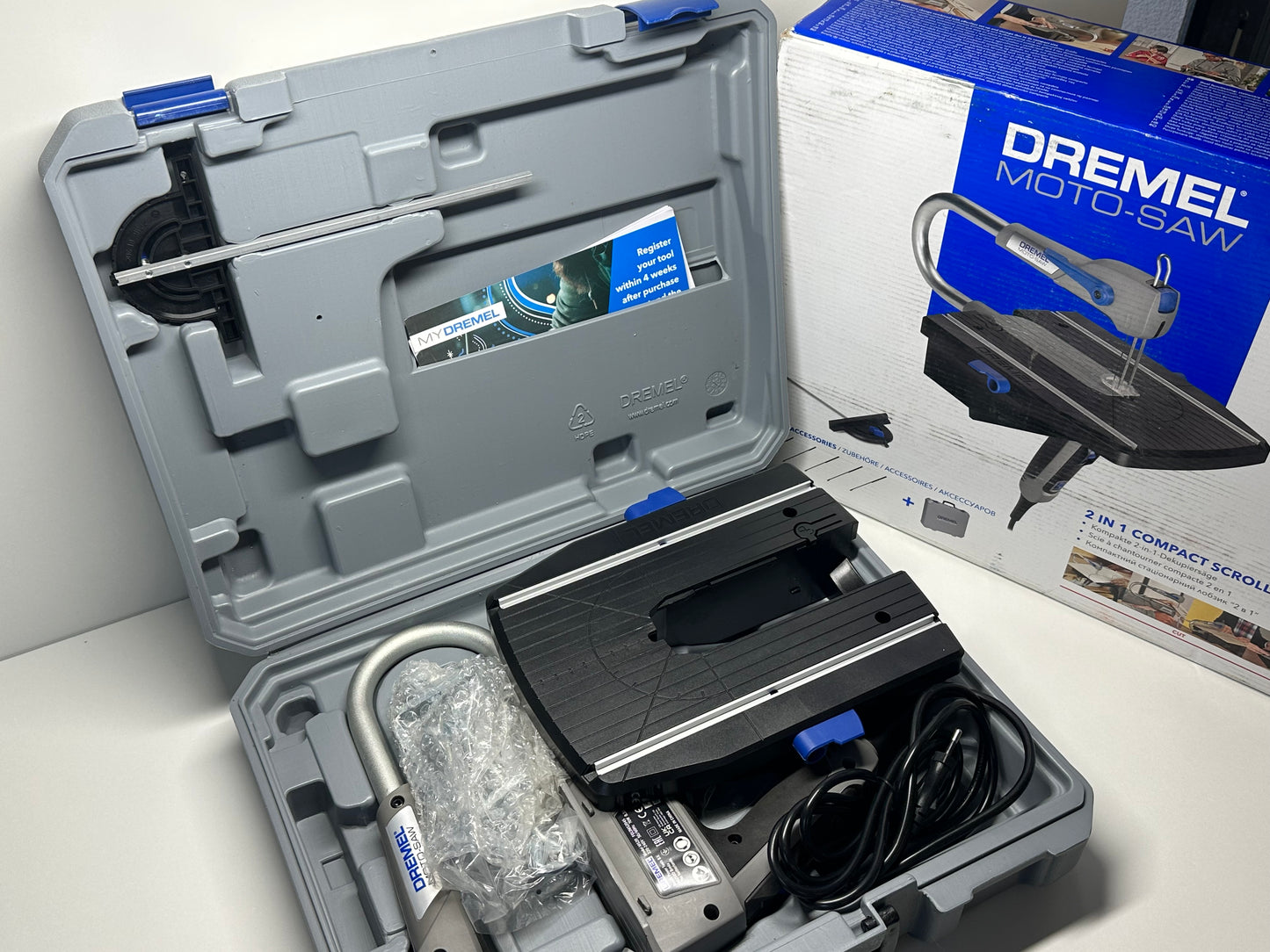 Dremel MS20 Moto-Saw Dekupiersäge, kompakte 2-in-1-Tischkreissäge (70 W)