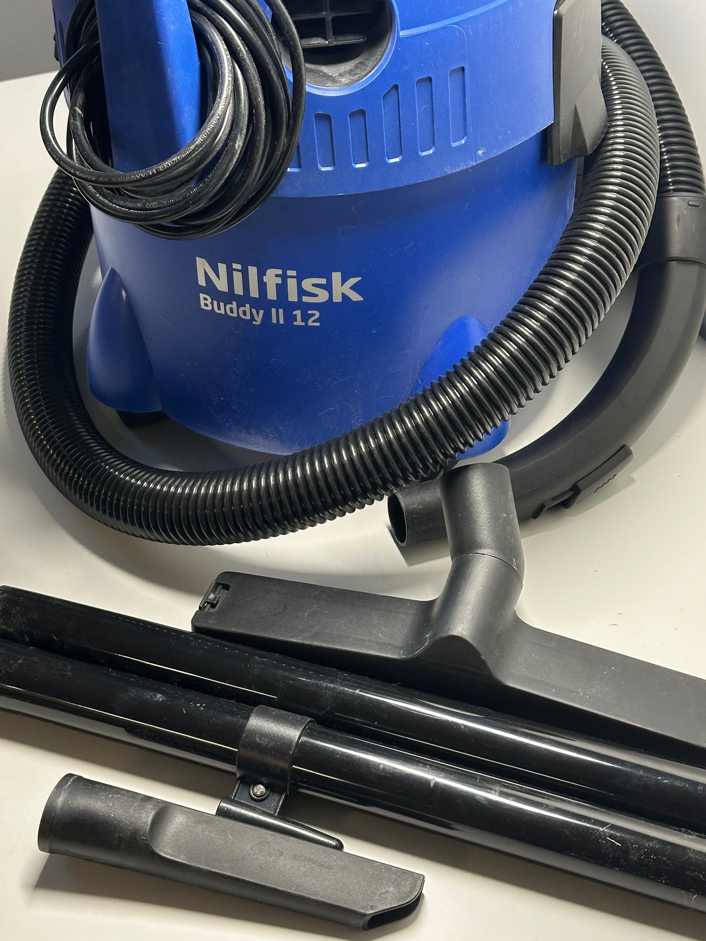 Nilfisk Buddy II 12 EU Nass-/Trockensauger, 12 Liter, 1200 W